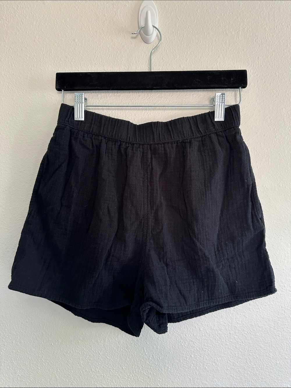 Universal Thread Black High-Waist Casual Shorts